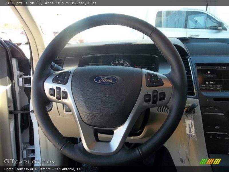 White Platinum Tri-Coat / Dune 2013 Ford Taurus SEL
