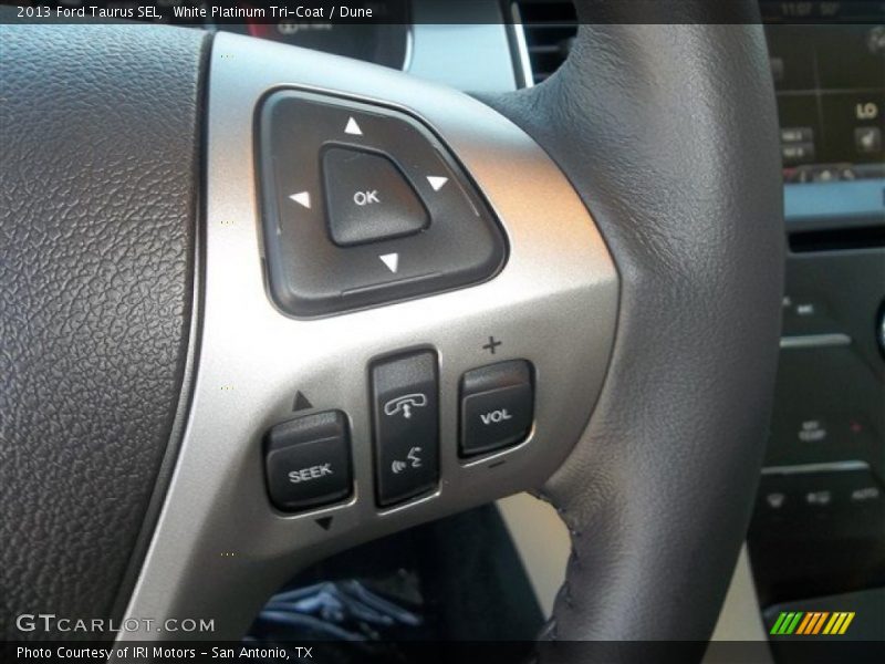 White Platinum Tri-Coat / Dune 2013 Ford Taurus SEL