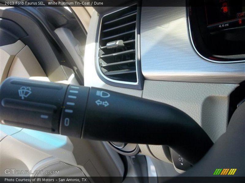 White Platinum Tri-Coat / Dune 2013 Ford Taurus SEL