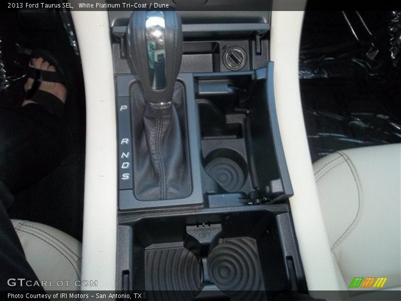 White Platinum Tri-Coat / Dune 2013 Ford Taurus SEL