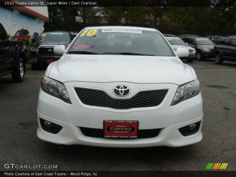 Super White / Dark Charcoal 2010 Toyota Camry SE