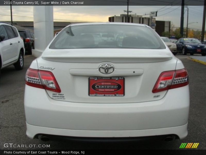 Super White / Dark Charcoal 2010 Toyota Camry SE
