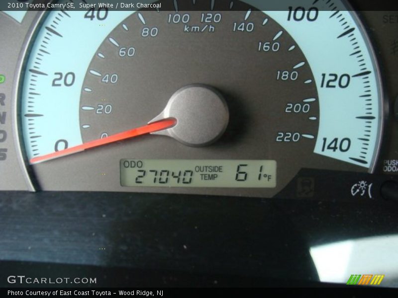 Super White / Dark Charcoal 2010 Toyota Camry SE