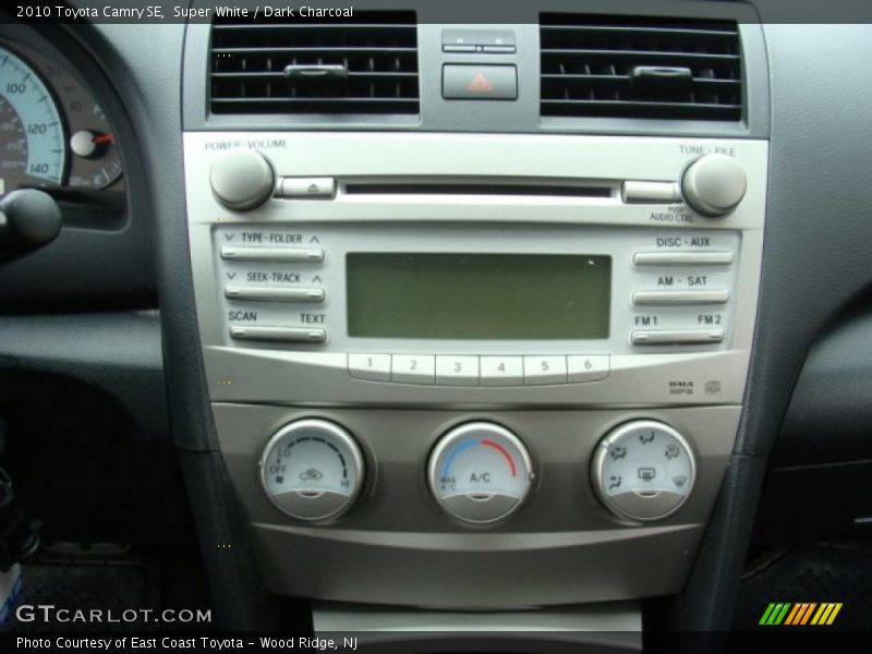 Super White / Dark Charcoal 2010 Toyota Camry SE