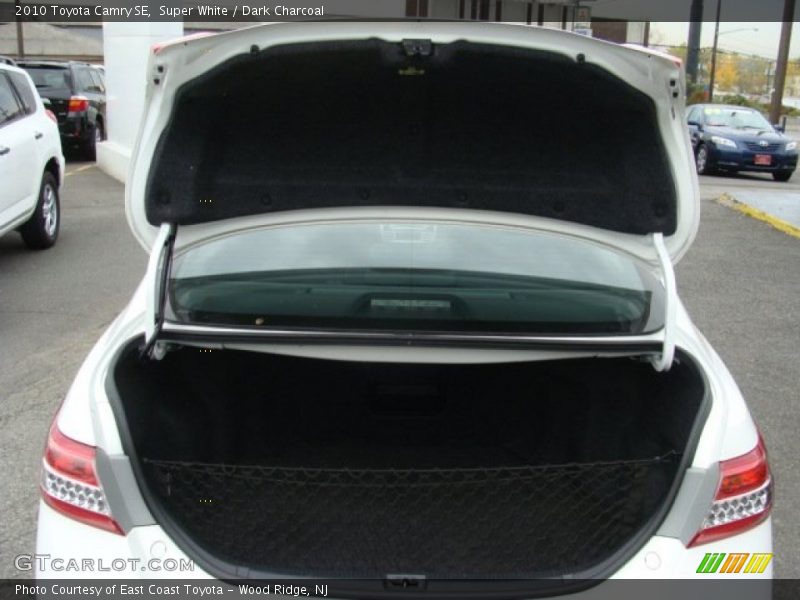 Super White / Dark Charcoal 2010 Toyota Camry SE