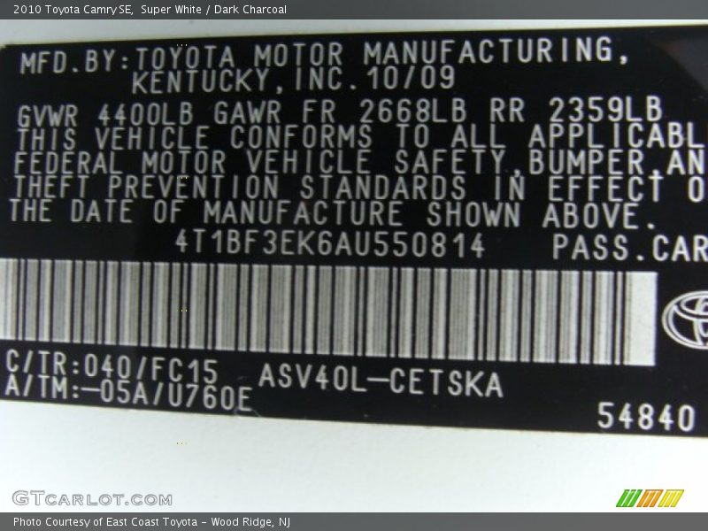 Super White / Dark Charcoal 2010 Toyota Camry SE