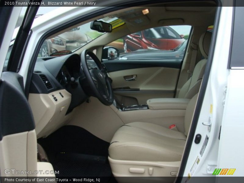 Blizzard White Pearl / Ivory 2010 Toyota Venza I4