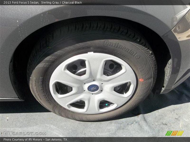 Sterling Gray / Charcoal Black 2013 Ford Focus S Sedan