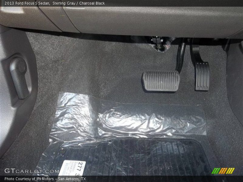 Sterling Gray / Charcoal Black 2013 Ford Focus S Sedan