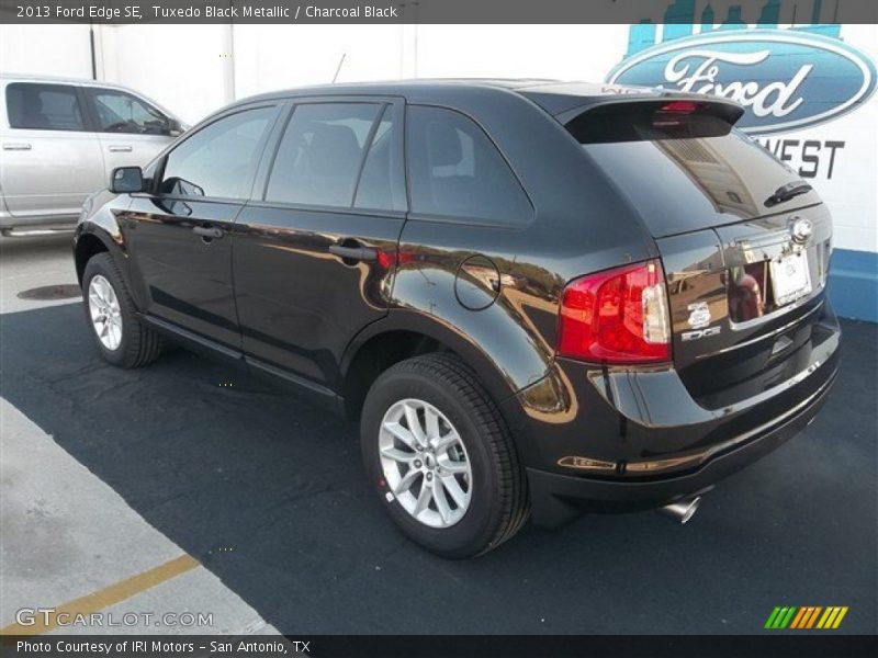 Tuxedo Black Metallic / Charcoal Black 2013 Ford Edge SE