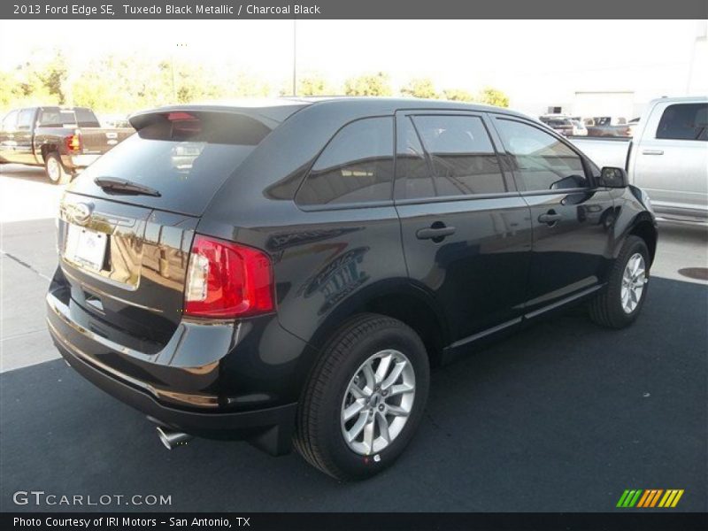 Tuxedo Black Metallic / Charcoal Black 2013 Ford Edge SE