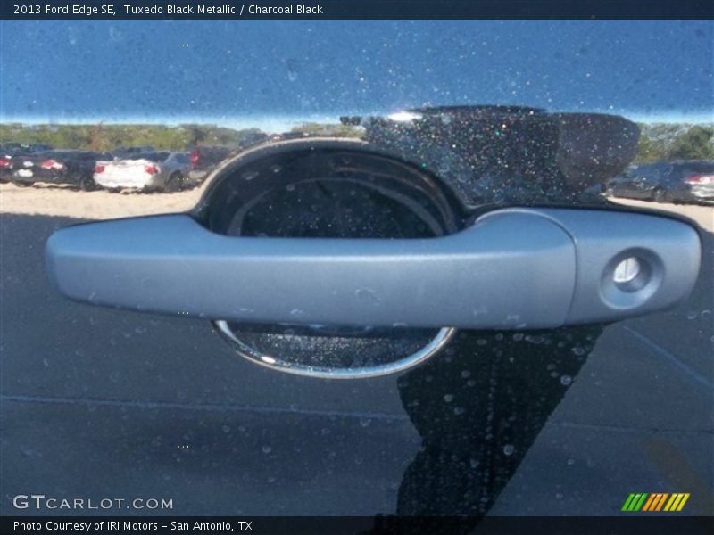 Tuxedo Black Metallic / Charcoal Black 2013 Ford Edge SE