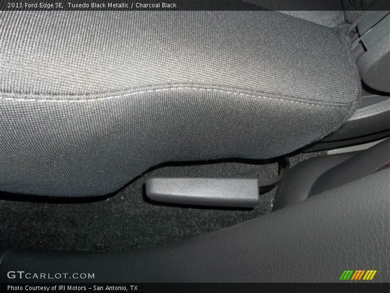 Tuxedo Black Metallic / Charcoal Black 2013 Ford Edge SE