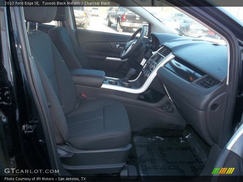 Tuxedo Black Metallic / Charcoal Black 2013 Ford Edge SE