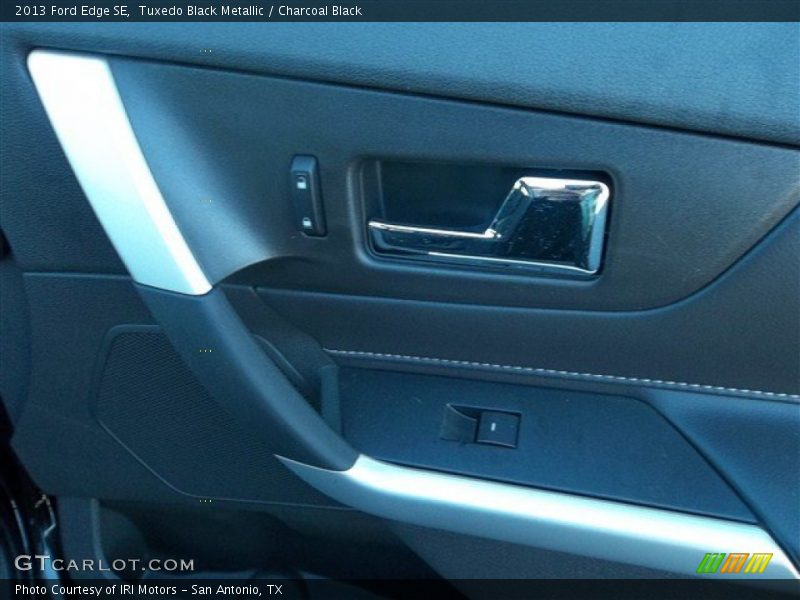 Tuxedo Black Metallic / Charcoal Black 2013 Ford Edge SE