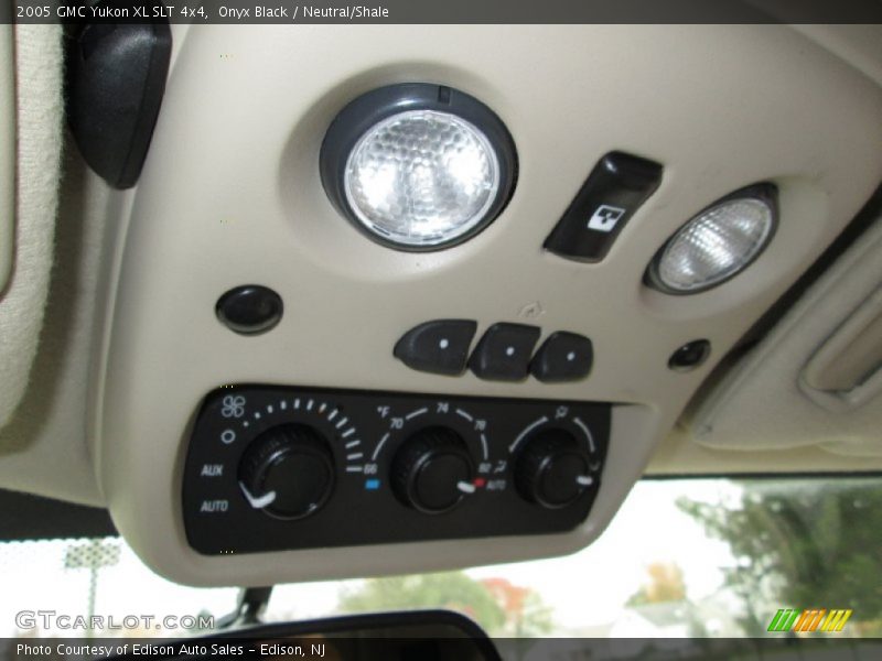 Onyx Black / Neutral/Shale 2005 GMC Yukon XL SLT 4x4