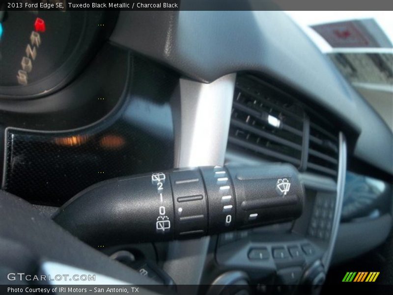 Tuxedo Black Metallic / Charcoal Black 2013 Ford Edge SE