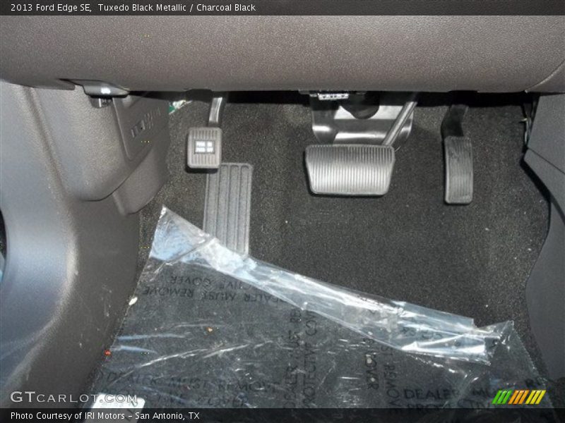 Tuxedo Black Metallic / Charcoal Black 2013 Ford Edge SE