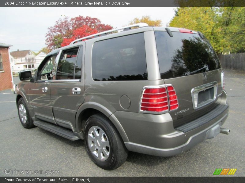 Mineral Grey Metallic / Dove Grey 2004 Lincoln Navigator Luxury 4x4