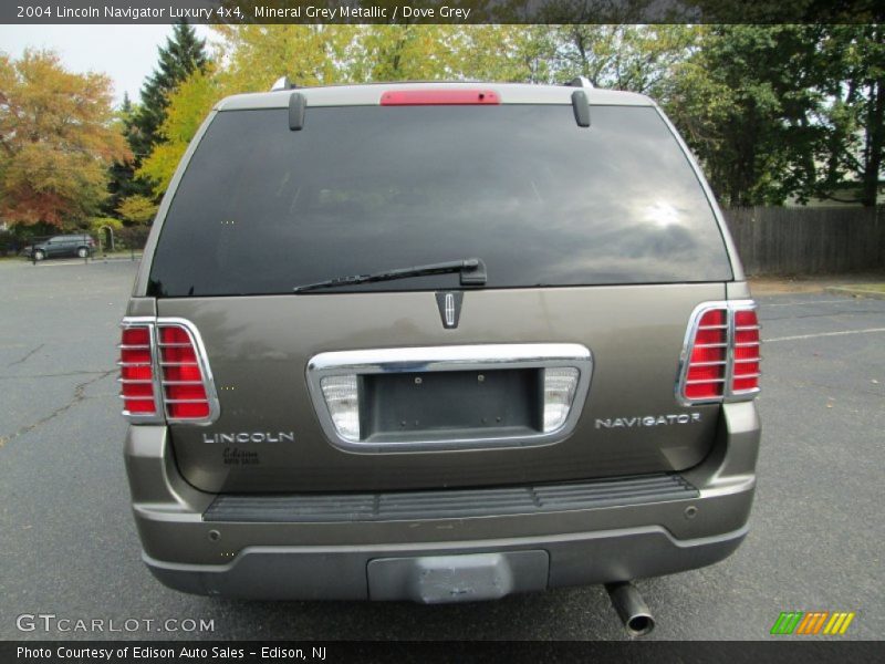 Mineral Grey Metallic / Dove Grey 2004 Lincoln Navigator Luxury 4x4