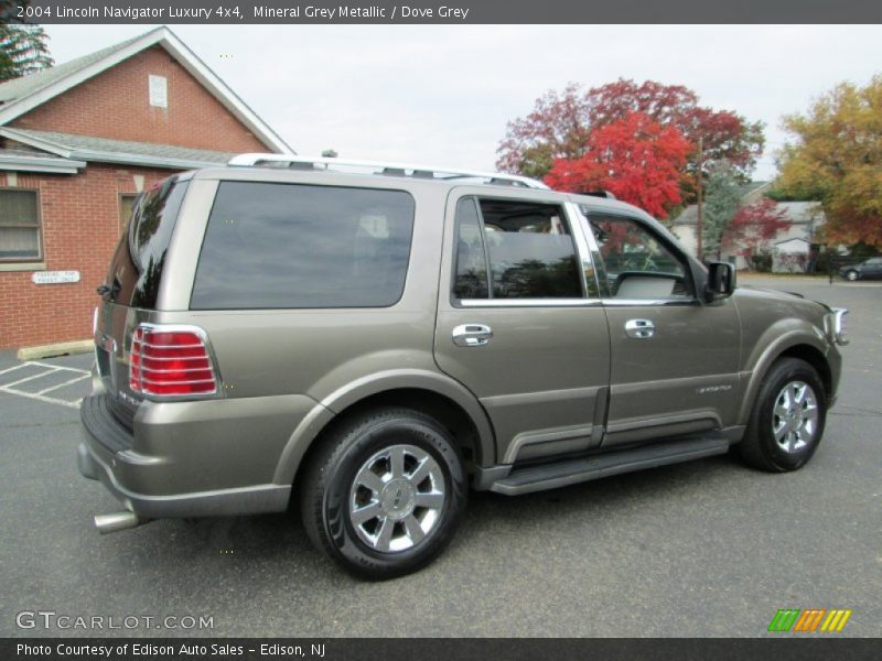 Mineral Grey Metallic / Dove Grey 2004 Lincoln Navigator Luxury 4x4