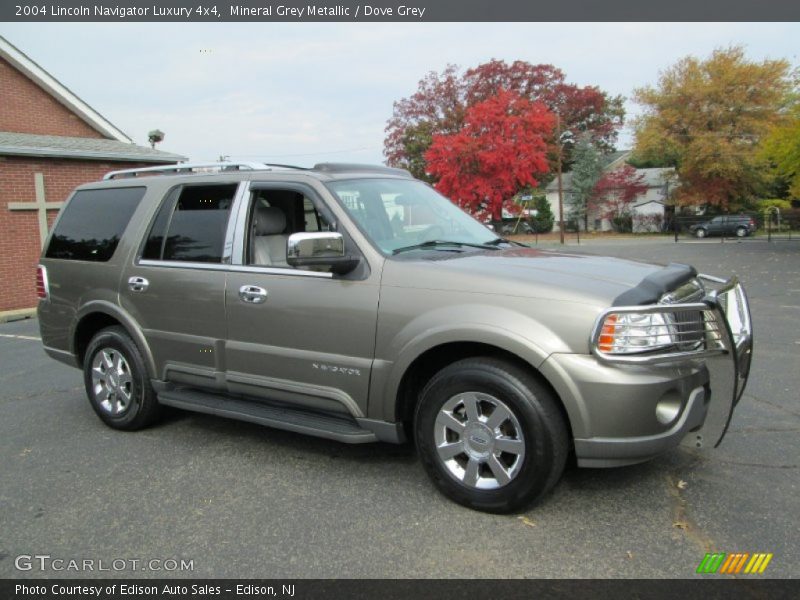 Mineral Grey Metallic / Dove Grey 2004 Lincoln Navigator Luxury 4x4