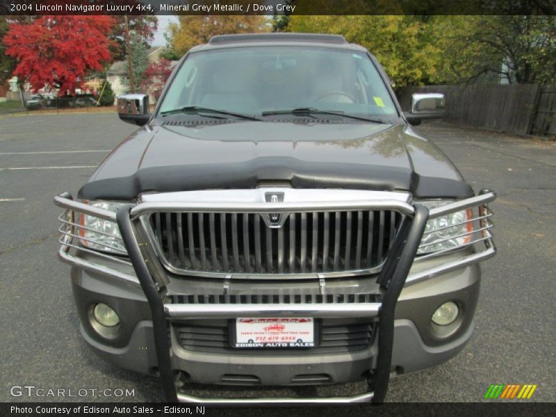 Mineral Grey Metallic / Dove Grey 2004 Lincoln Navigator Luxury 4x4