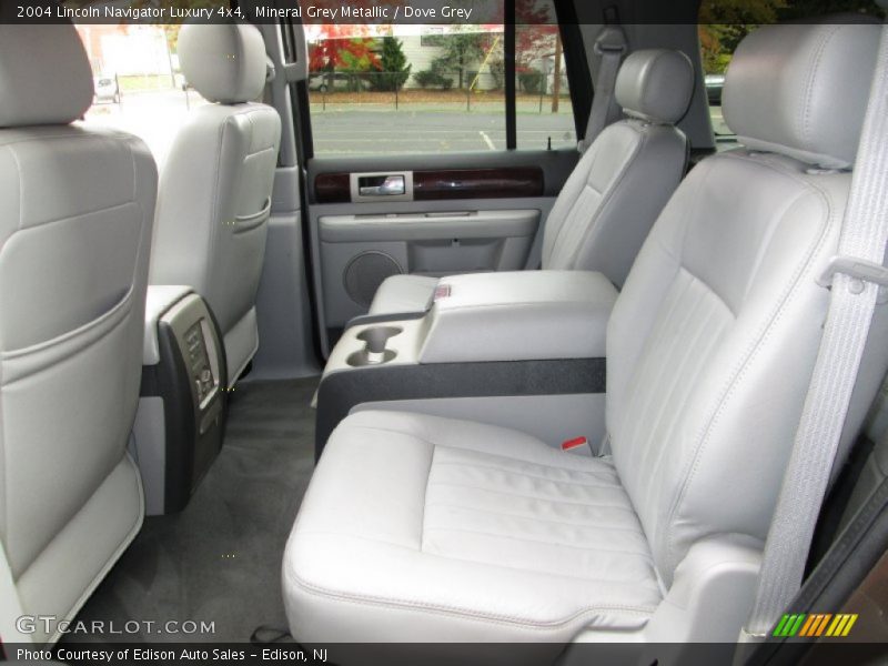 Mineral Grey Metallic / Dove Grey 2004 Lincoln Navigator Luxury 4x4