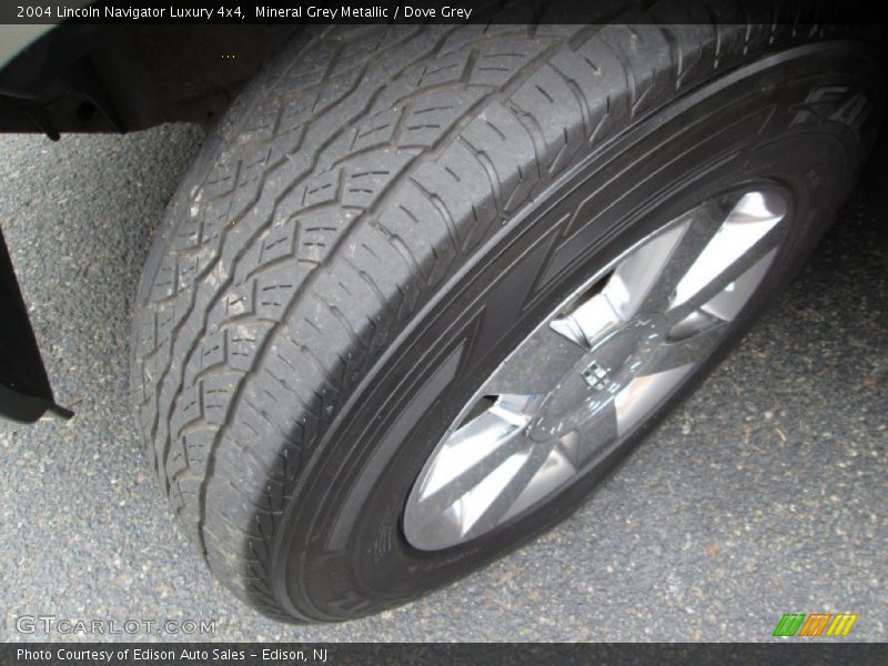 Mineral Grey Metallic / Dove Grey 2004 Lincoln Navigator Luxury 4x4