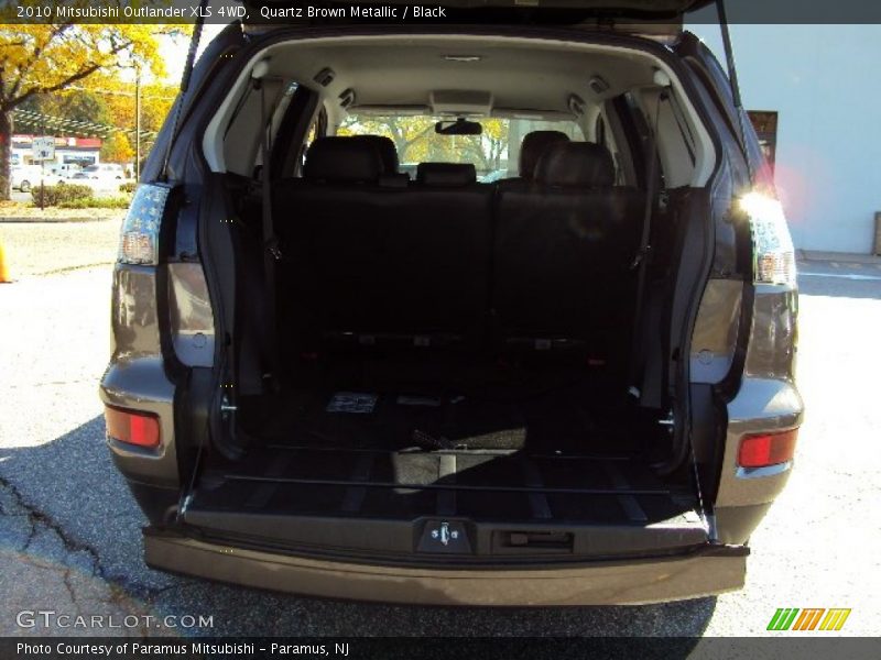 Quartz Brown Metallic / Black 2010 Mitsubishi Outlander XLS 4WD