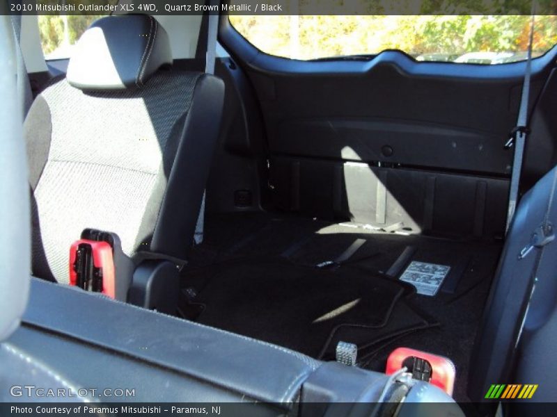 Quartz Brown Metallic / Black 2010 Mitsubishi Outlander XLS 4WD