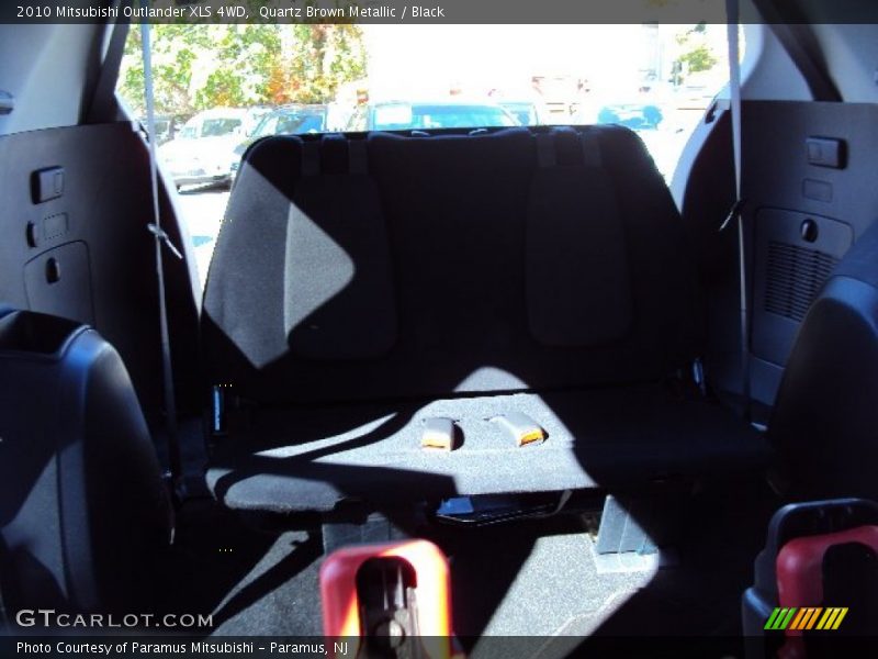 Quartz Brown Metallic / Black 2010 Mitsubishi Outlander XLS 4WD