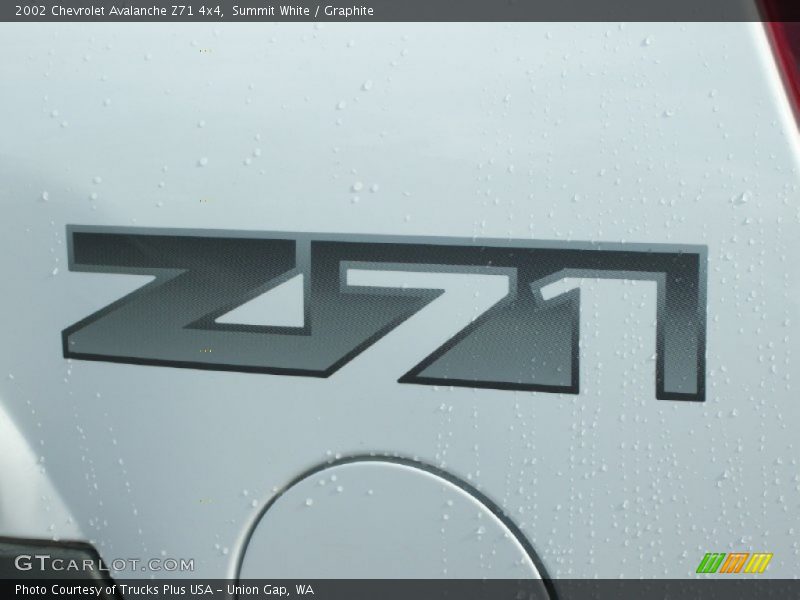 Summit White / Graphite 2002 Chevrolet Avalanche Z71 4x4