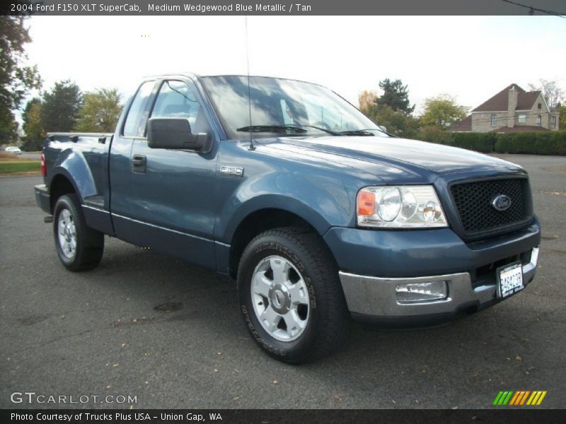Front 3/4 View of 2004 F150 XLT SuperCab