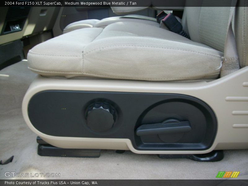 Front Seat of 2004 F150 XLT SuperCab