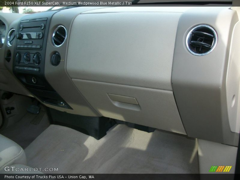 Medium Wedgewood Blue Metallic / Tan 2004 Ford F150 XLT SuperCab