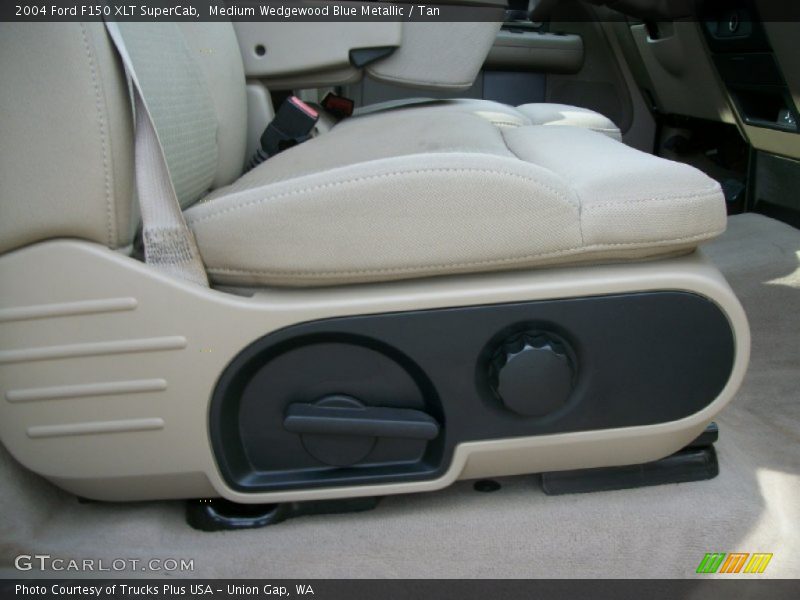 Front Seat of 2004 F150 XLT SuperCab