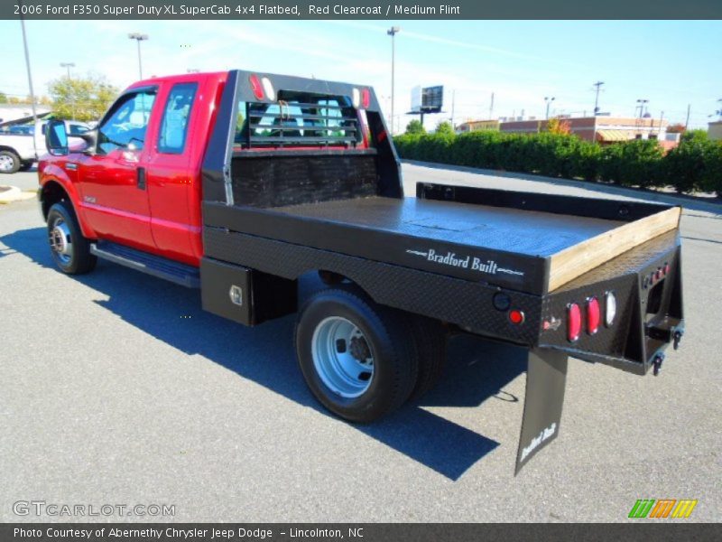 Red Clearcoat / Medium Flint 2006 Ford F350 Super Duty XL SuperCab 4x4 Flatbed