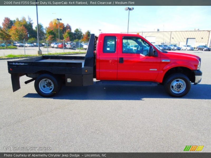 Red Clearcoat / Medium Flint 2006 Ford F350 Super Duty XL SuperCab 4x4 Flatbed