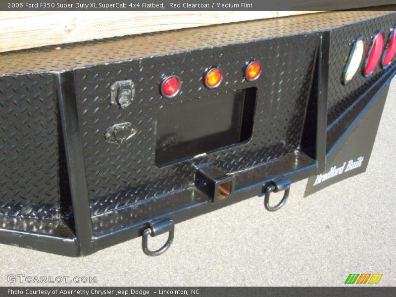 Red Clearcoat / Medium Flint 2006 Ford F350 Super Duty XL SuperCab 4x4 Flatbed