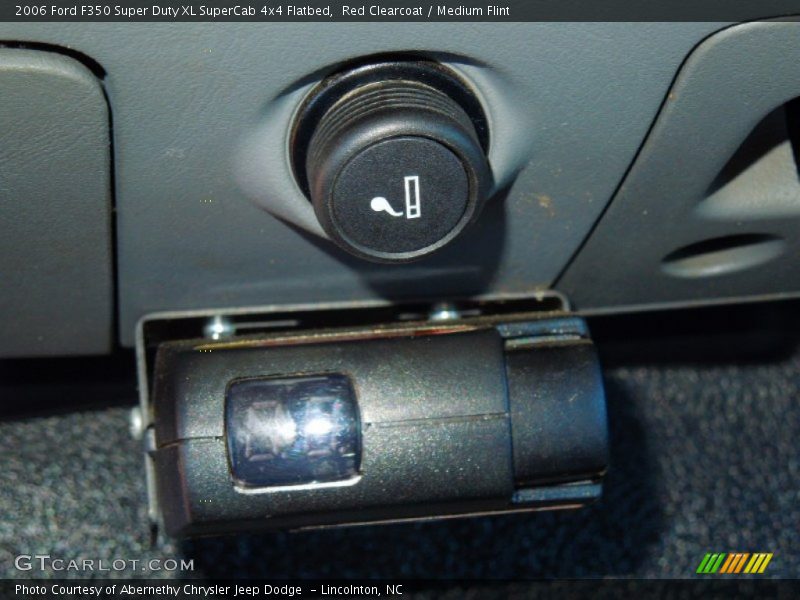 Red Clearcoat / Medium Flint 2006 Ford F350 Super Duty XL SuperCab 4x4 Flatbed