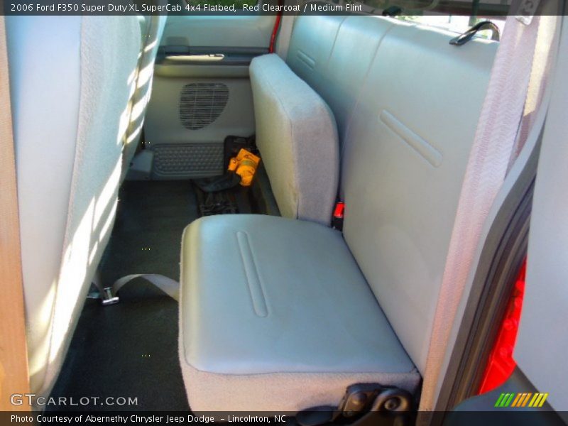 Red Clearcoat / Medium Flint 2006 Ford F350 Super Duty XL SuperCab 4x4 Flatbed