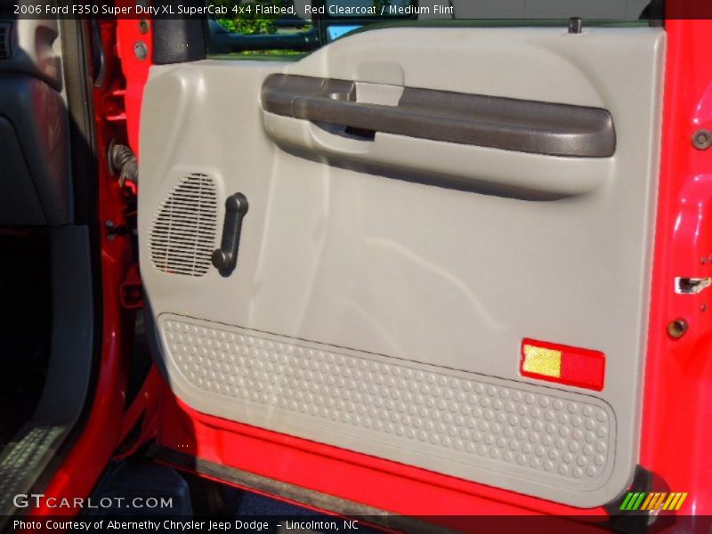 Red Clearcoat / Medium Flint 2006 Ford F350 Super Duty XL SuperCab 4x4 Flatbed