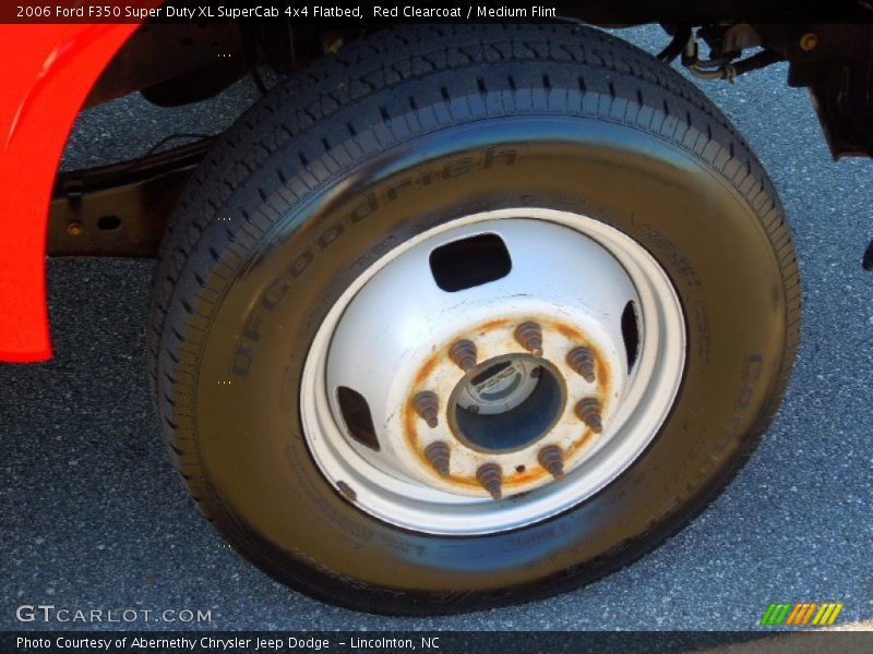 Red Clearcoat / Medium Flint 2006 Ford F350 Super Duty XL SuperCab 4x4 Flatbed