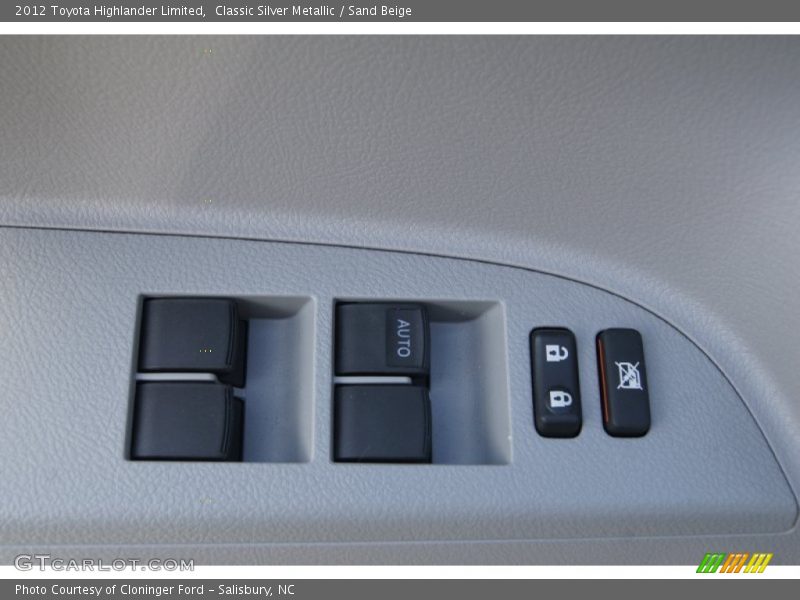 Classic Silver Metallic / Sand Beige 2012 Toyota Highlander Limited
