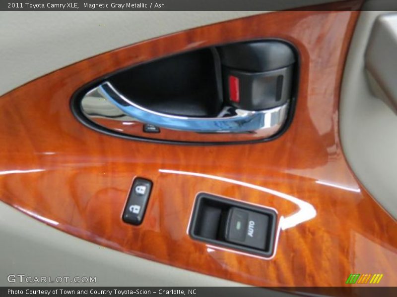 Magnetic Gray Metallic / Ash 2011 Toyota Camry XLE
