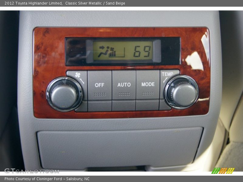 Classic Silver Metallic / Sand Beige 2012 Toyota Highlander Limited