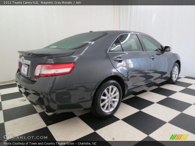 Magnetic Gray Metallic / Ash 2011 Toyota Camry XLE