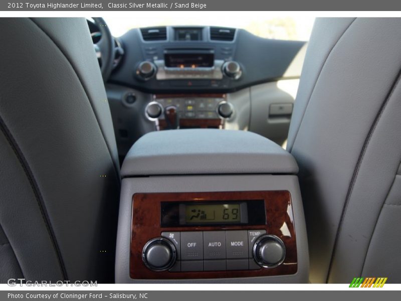 Classic Silver Metallic / Sand Beige 2012 Toyota Highlander Limited
