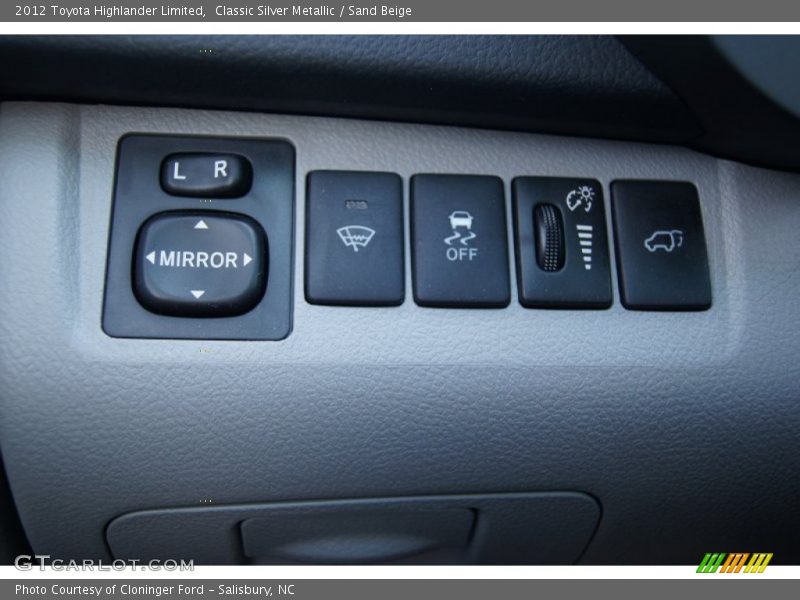 Classic Silver Metallic / Sand Beige 2012 Toyota Highlander Limited